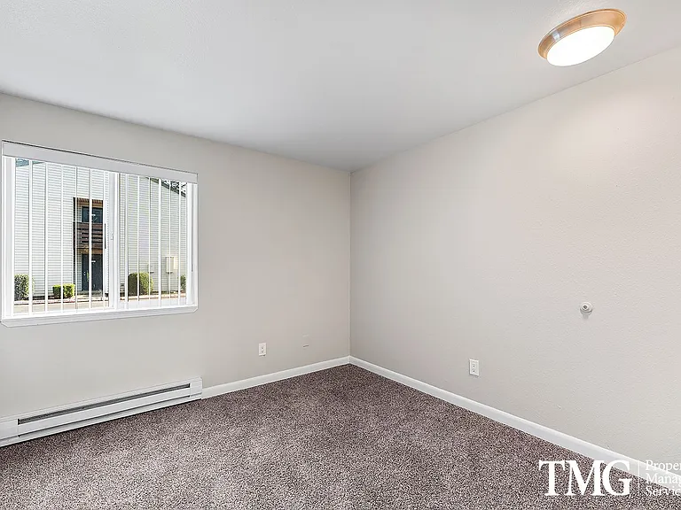 Kings Meadow Apartments — Photo 44