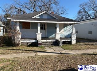 209 S 3rd Ave, Dillon, SC 29536