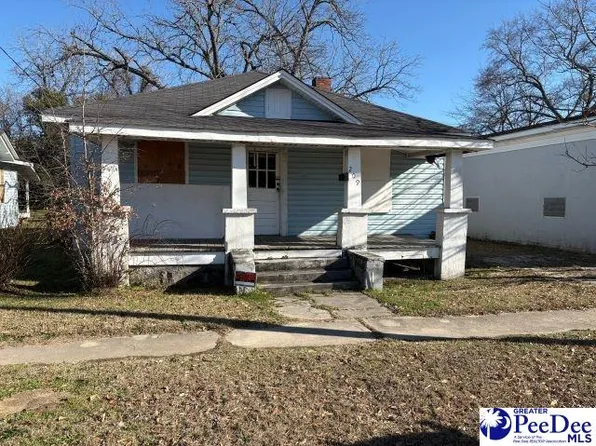 209 S 3rd Ave, Dillon, SC 29536