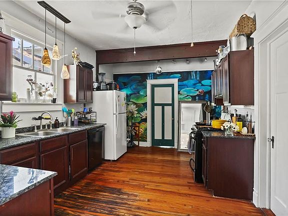 5th image of 4709 Painters St