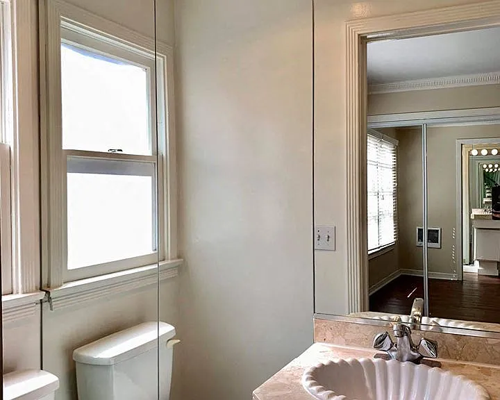 Lindbrook Manor Apartments — Photo 68