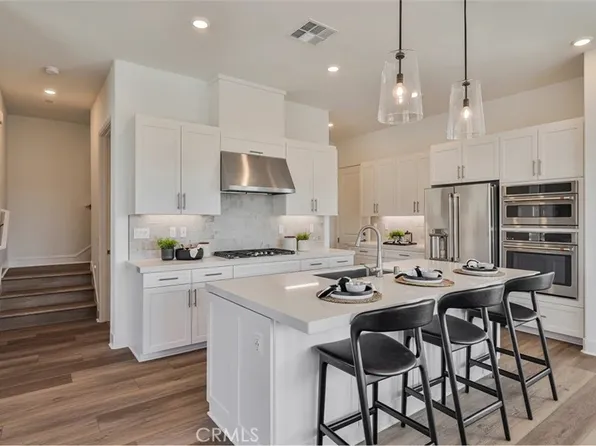 27313 Black Walnut Pl, Valencia, CA 91381