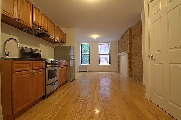 1st image of 212 E 88th St #2B