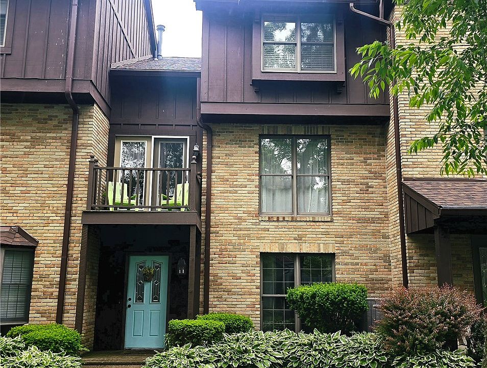 1st image of 15 Acorn Ln