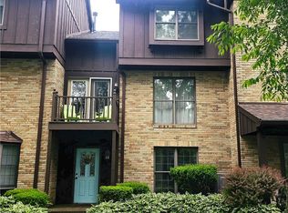 15 Acorn Ln, Coshocton, OH 43812