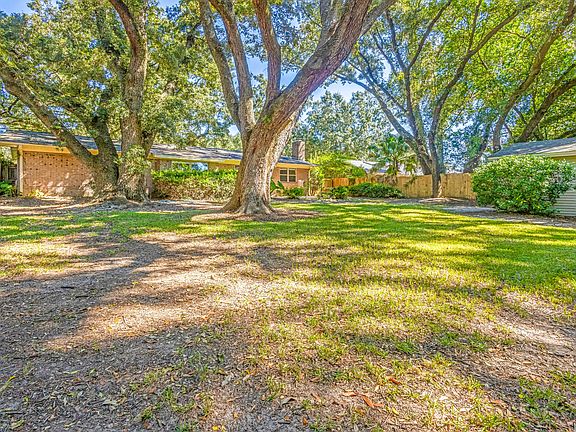 4th image of 3461 Summit Blvd