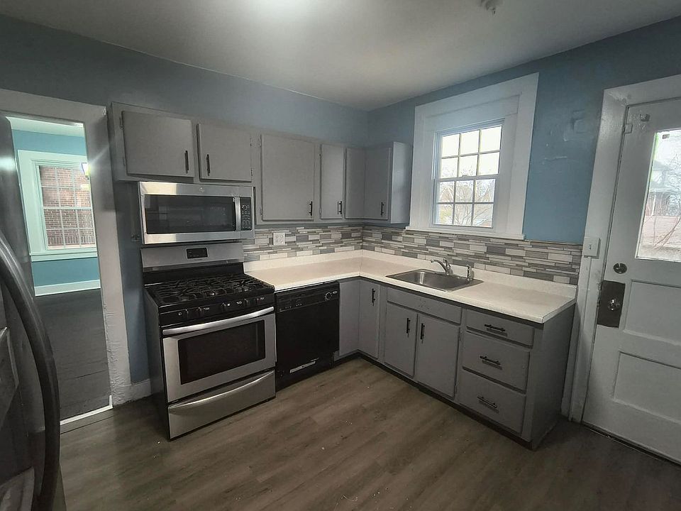 1st image of 800 Richford St