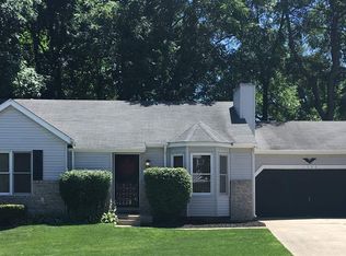 1932 Cross Creek Dr, South Bend, IN 46628