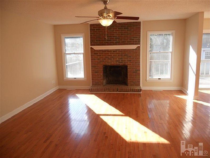 2nd image of 303 Peninsula Dr