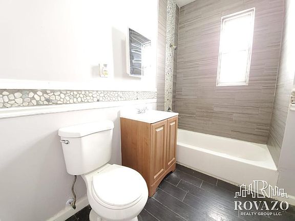2nd image of 58 Willoughby St #A2r