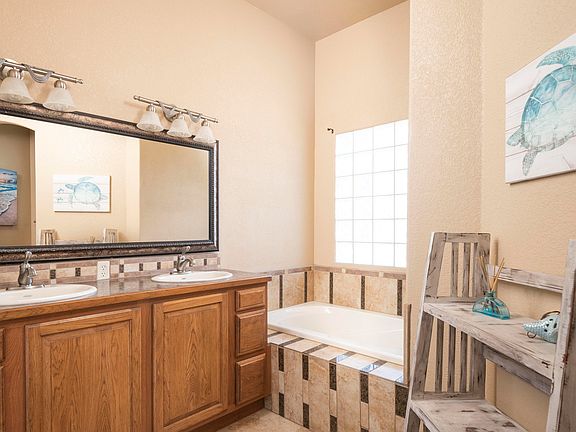 4th image of 1302 Mission Nuevo Dr APT B
