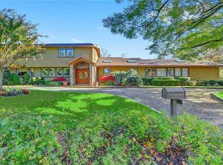 172 Noye Ln, Woodmere, NY 11598