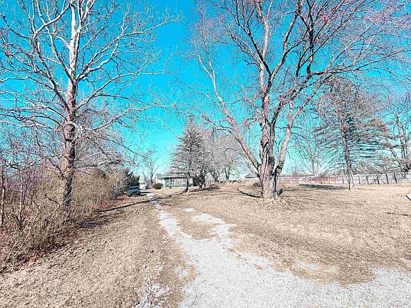 2nd image of 1820 Husen Rd