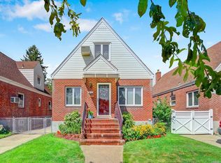 84-22 257th St, Floral Park, NY 11001