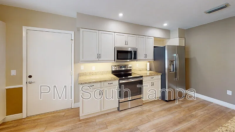 2 bed, 2.0 bath, 1369 sqft, $2,500 — Photo 4