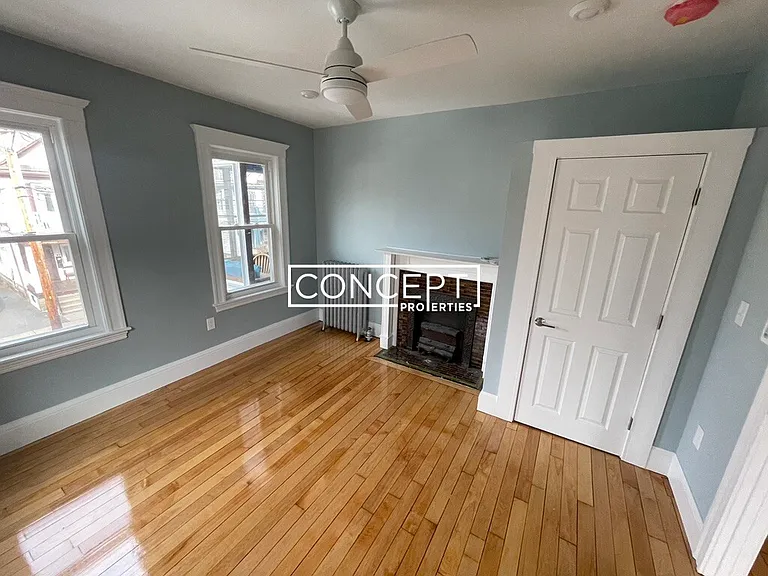 11-13 Burnham St #2 — Photo 5