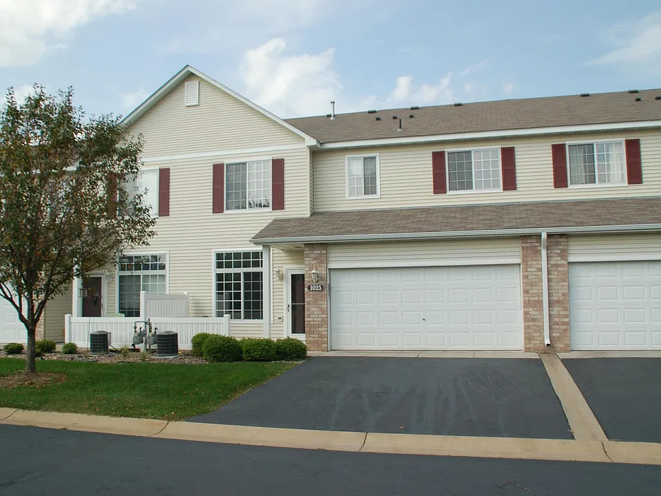 1025 Tamarack Trl