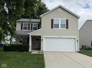 10022 Sapphire Berry Ln, Fishers, IN 46038