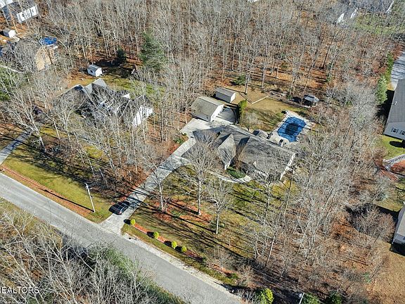 4th image of 1048 Forest Dr