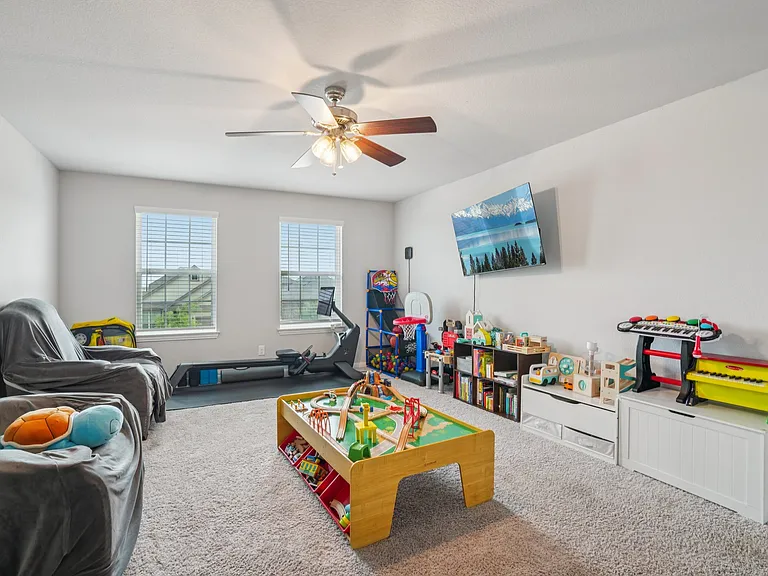8915 Portobello Way — Photo 47