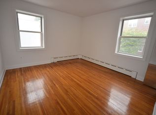 28-03 45th St #3R, Astoria, NY 11103