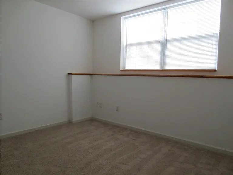1062 Dryden Rd — Photo 7