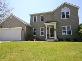 2415 College Green Dr, Elgin, IL 60124