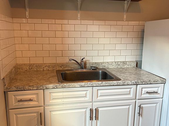 3rd image of 380 Breckenridge St APT 3