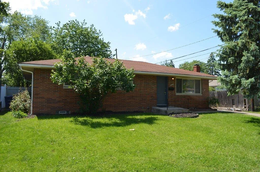 4479 Maize Rd photo 1