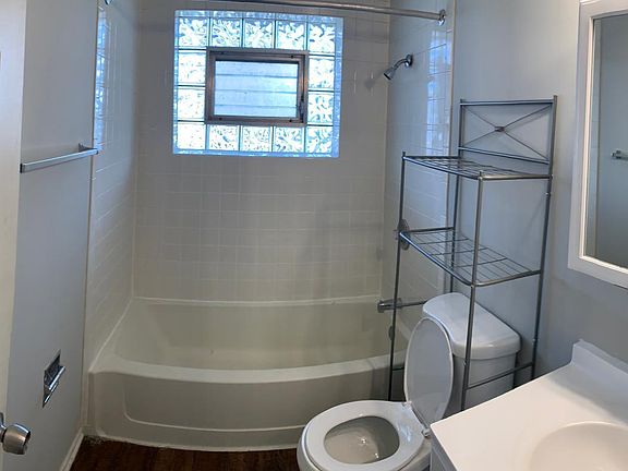 3rd image of 342 Grove Ave #101