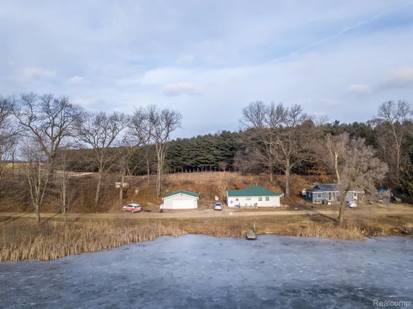 68445 Sweet Lake Rd, Sturgis, MI 49091