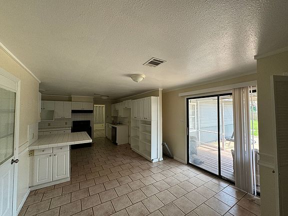 5th image of 4230 Parkway Dr