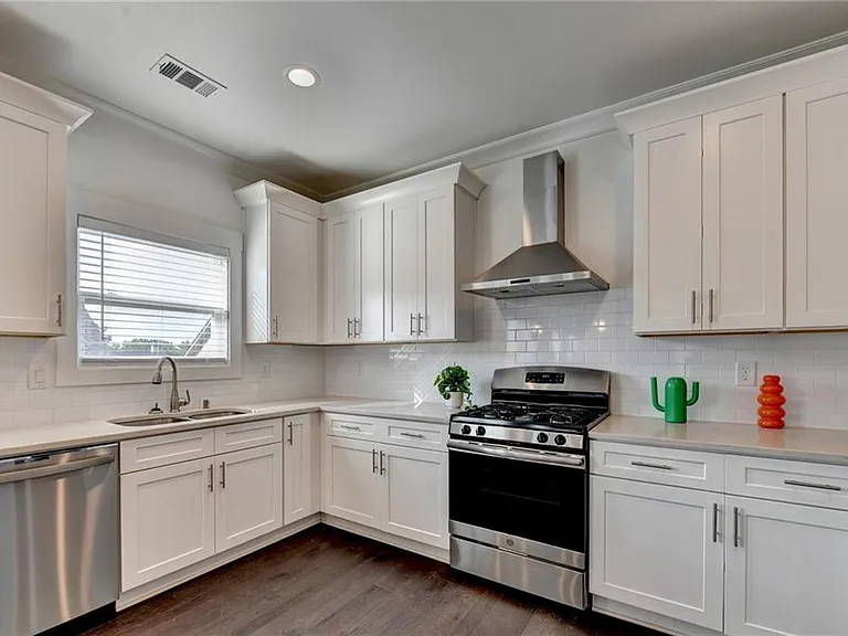 45 Sudderth St — Photo 9