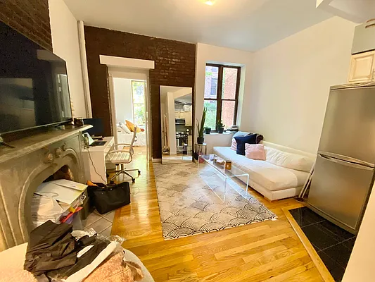 Rented by J PRESTON AND ASSOCIATES INC | media 17