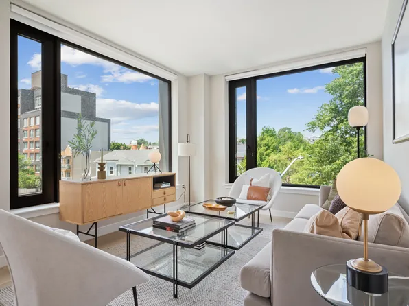 153-10 88th Avenue image 4 of 44