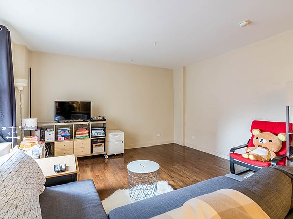 3rd image of 87-10 51st Ave #6X