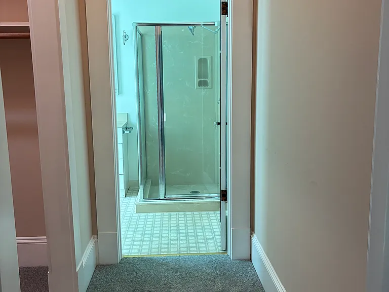 En-suite bathroom