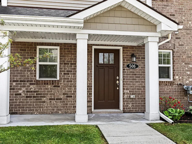 506 Midland Blvd — Photo 2