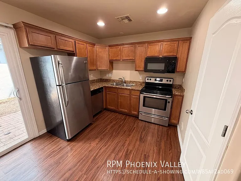 Bell Villas Apartments — Photo 26