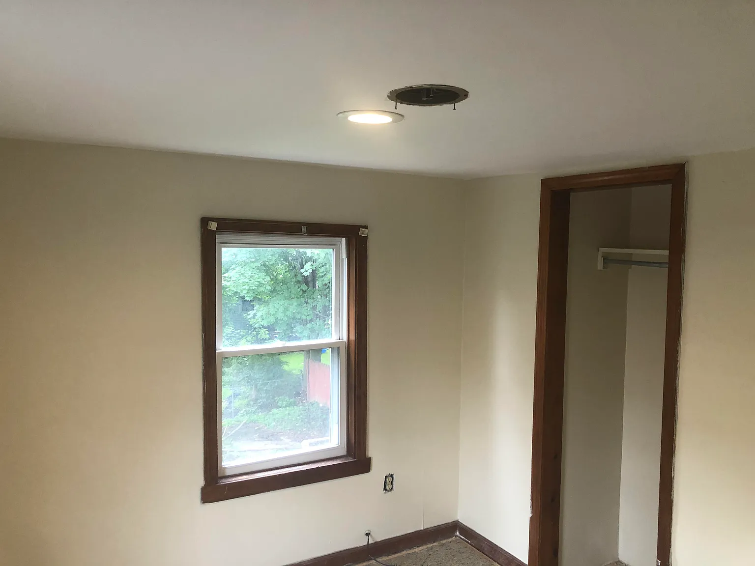 2 bed, 960 sqft, $1,300 — Photo 3