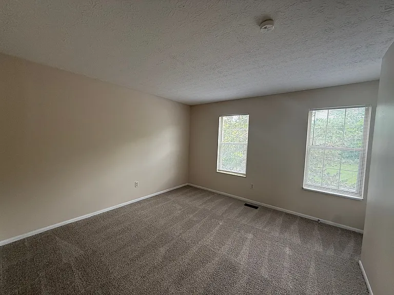 5931 Shadow Lake Cir — Photo 24
