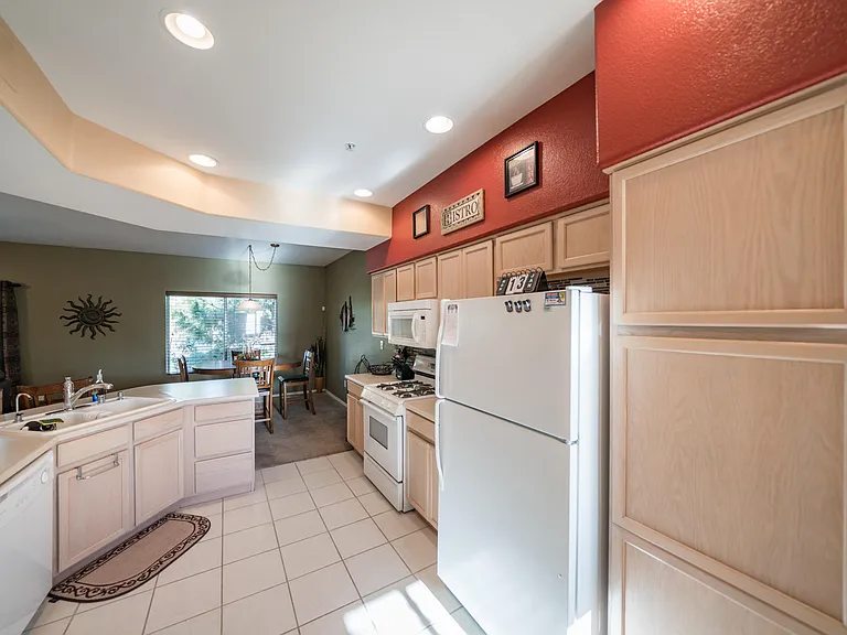7401 W Arrowhead Clubhouse Dr #2013 — Photo 10