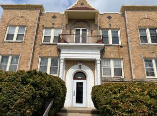 5104 W Wisconsin Ave #5, Milwaukee, WI