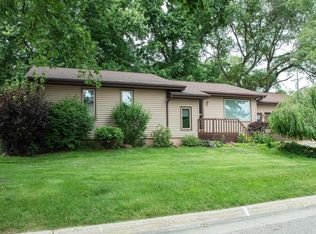 107 Eastgate Dr, Reinbeck, IA 50669
