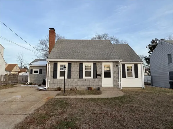 151 Ausdale Rd, Cranston, RI 02910