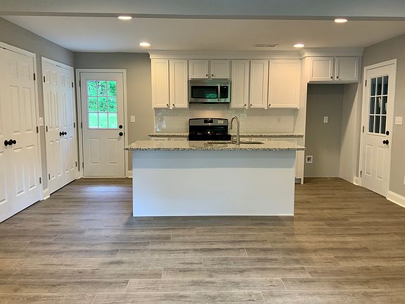 5th image of 600 Kingston Ln NW