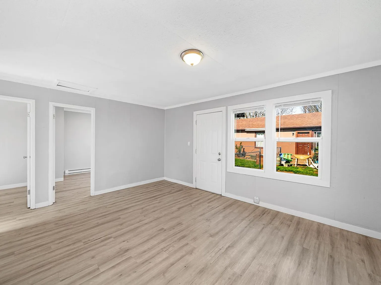 Eastgate Apartments — Photo 4
