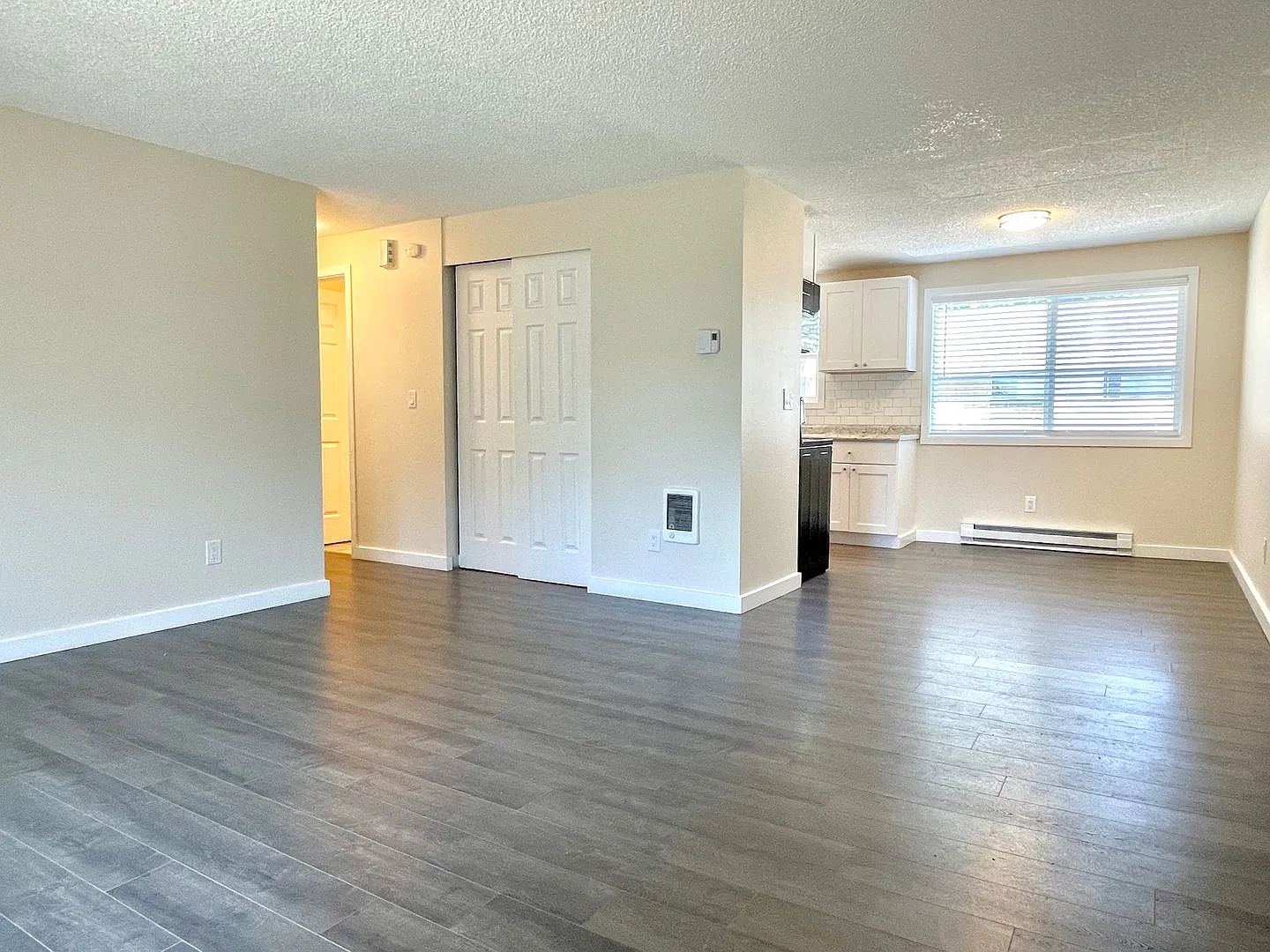 Newly renovated 2 bedroom condo with off-street parking — Photo 2