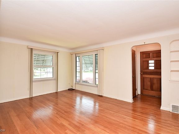 3rd image of 4556 Williamston Ave