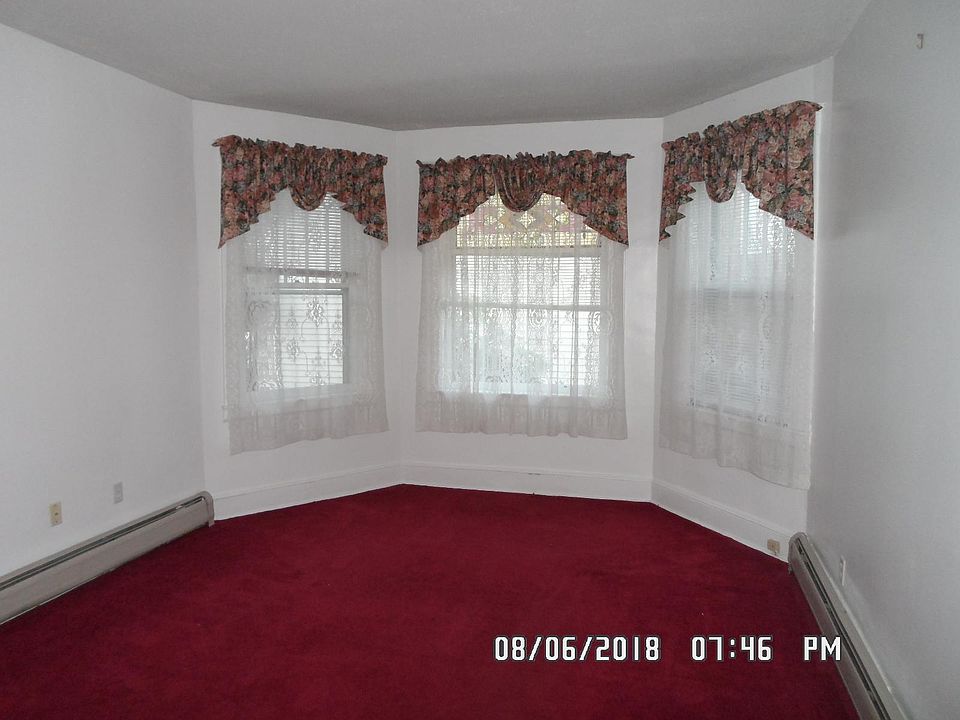2nd image of 494 Allen St